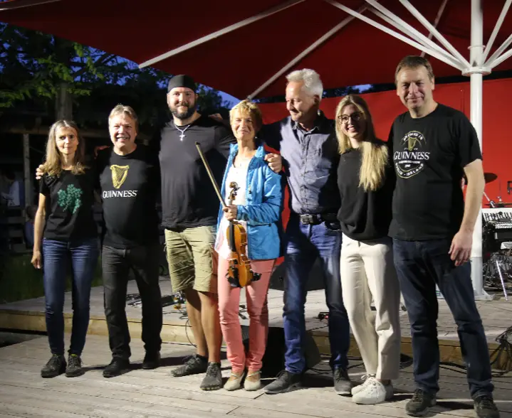 Irish Folk Band Giants Causeway